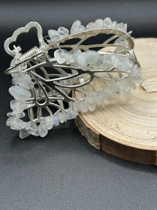 Haarklammer aus Metall mit Mondstein Chips verziert